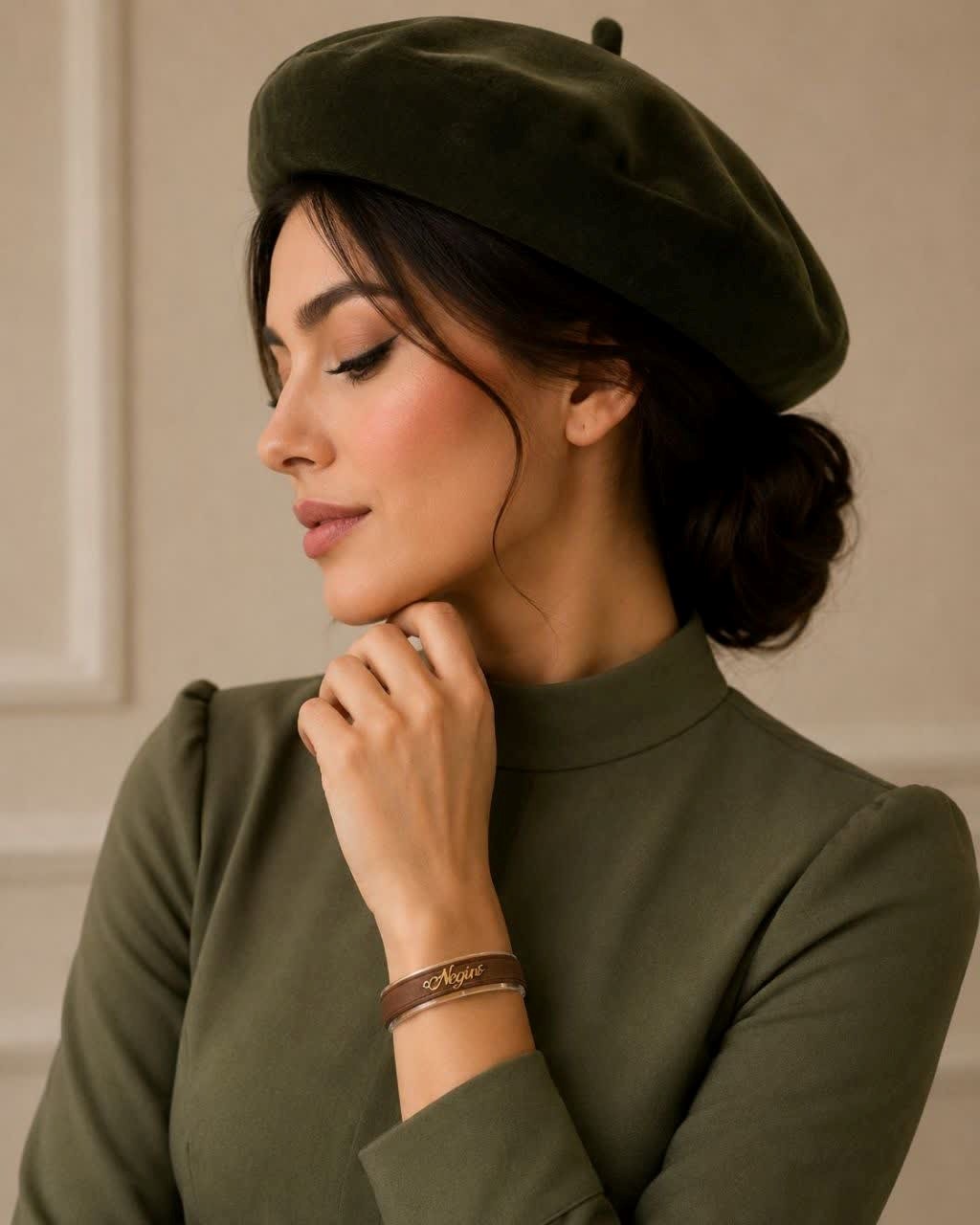 چرمییی دستبند چرمی با پلاک طلا - Image 1